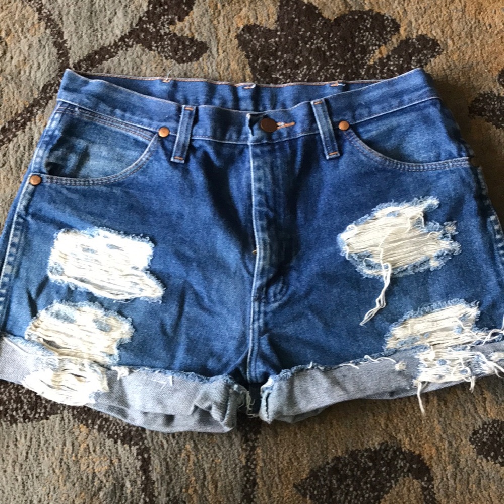 Shorts - Picture 1 of 2
